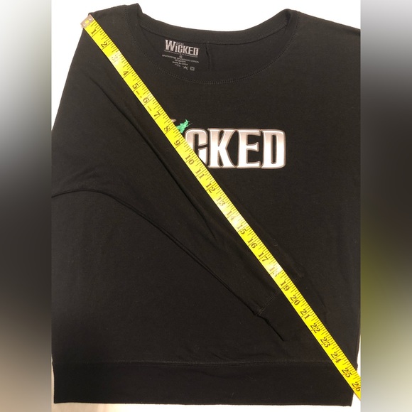 Wicked, Broadway, long sleeve t shirt, M (fits like jr size) - Picture 7 of 7